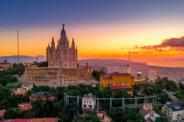 Vista de Barcelona al atardecer